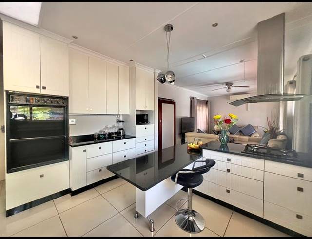 5 BEDROOM HOUSE FOR SALE IN HAYFIELDS